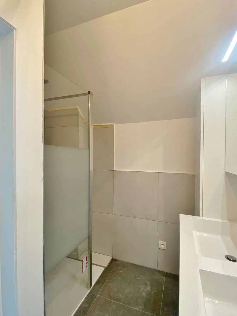 Volledig vernieuwd appartement met terras in Ieper centrum foto 10