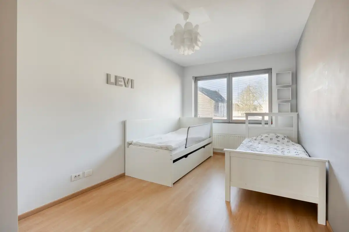 Trendy woning met dubbele garage foto 14