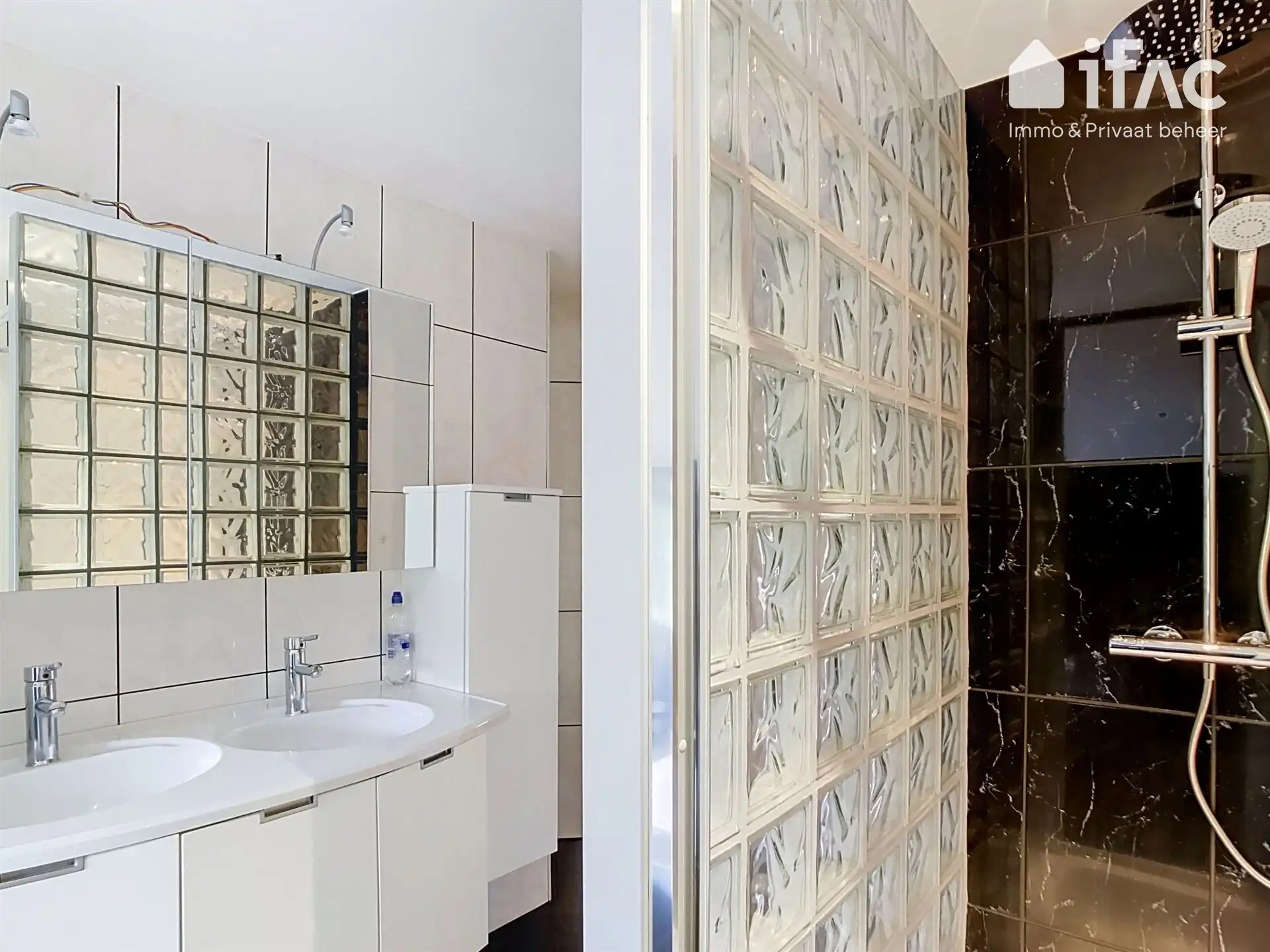 Mooi afgewerkte woning voorzien van zonnepanelen foto 22