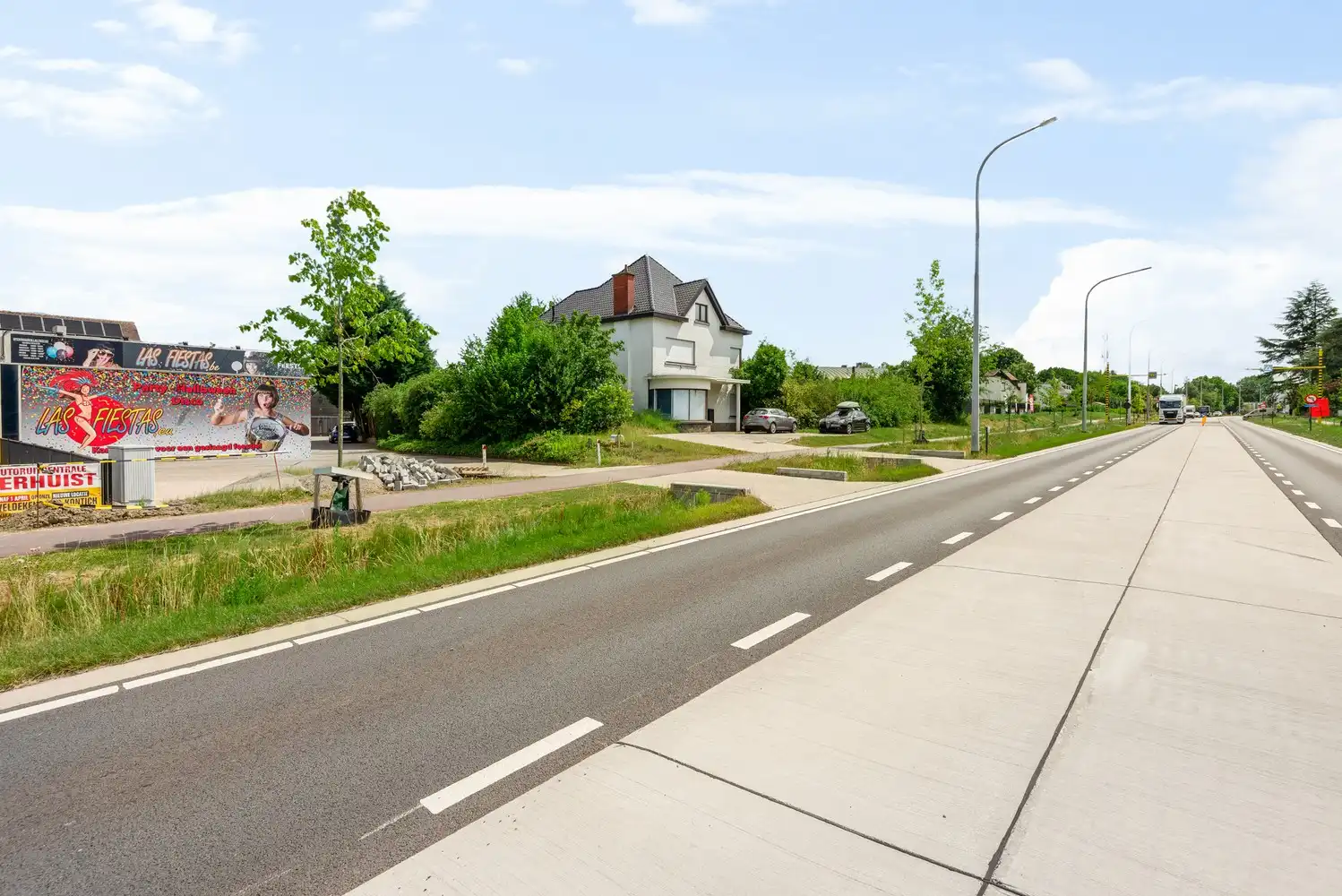 Handelspand met ruime showroom en parking op commerciële ligging te Kontich foto 18