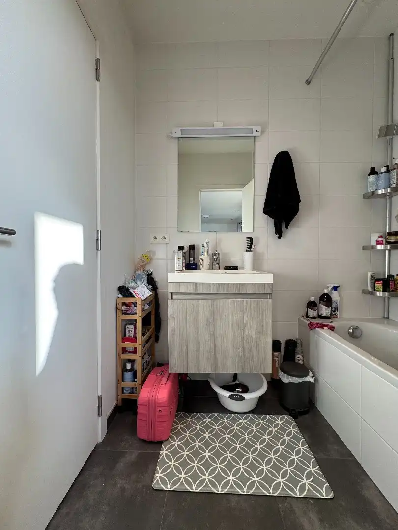 studio op 15e verd. met kelder en parkeerplaats foto 6