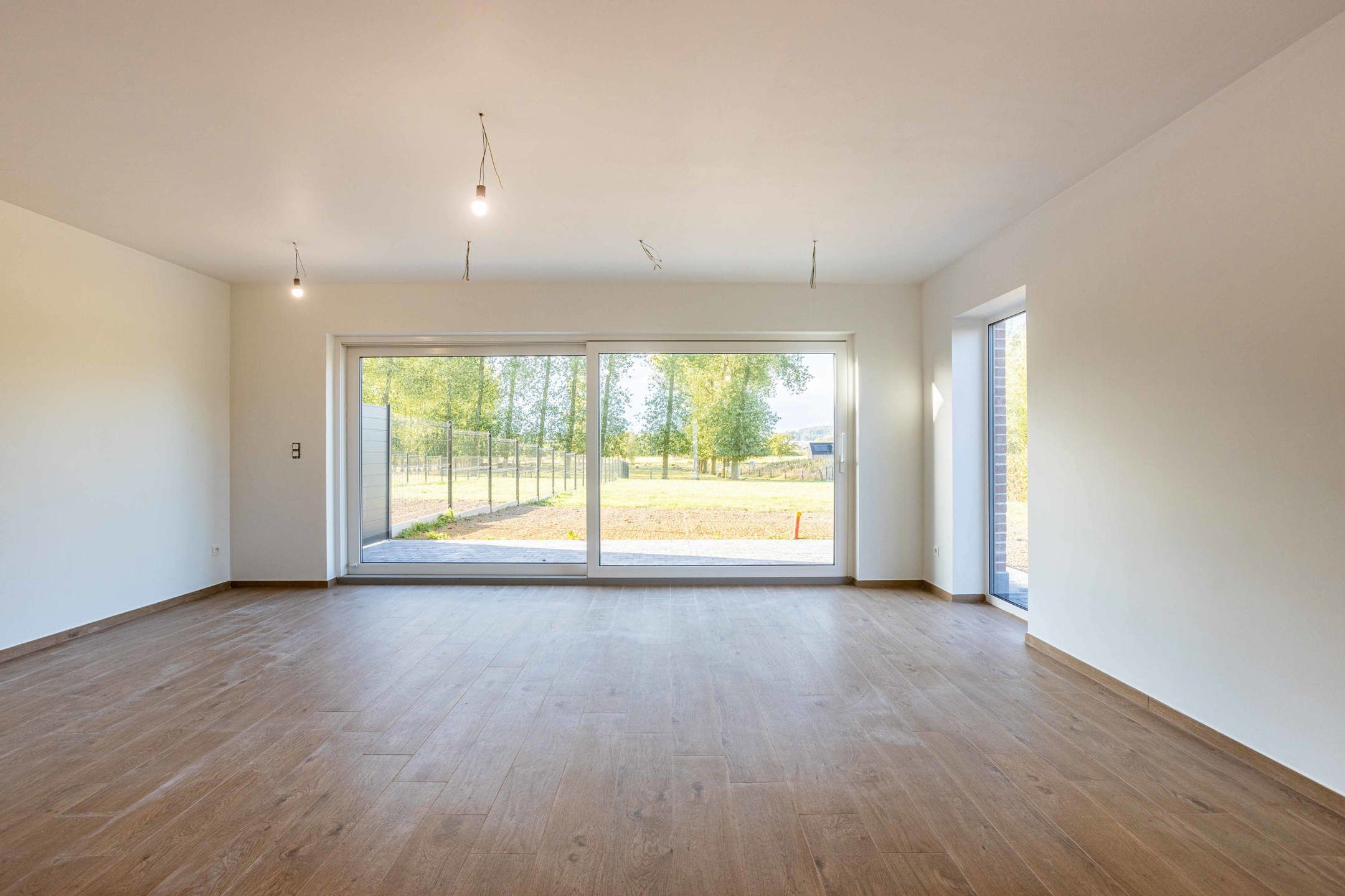 Prachtige nieuwbouwwoning omringd door groen en natuur. foto 7