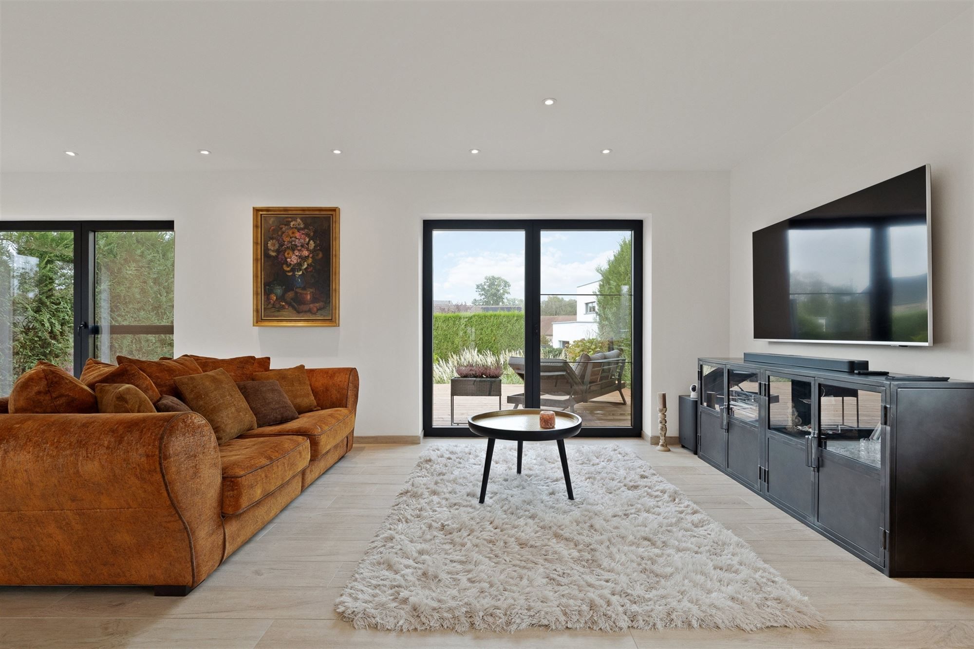 UITERST KNAP GERENOVEERDE WONING MET 3 SLAAPKAMERS GELEGEN OP EEN ZONNIG GEORIËNTEERD PERCEEL TE PAAL foto 5