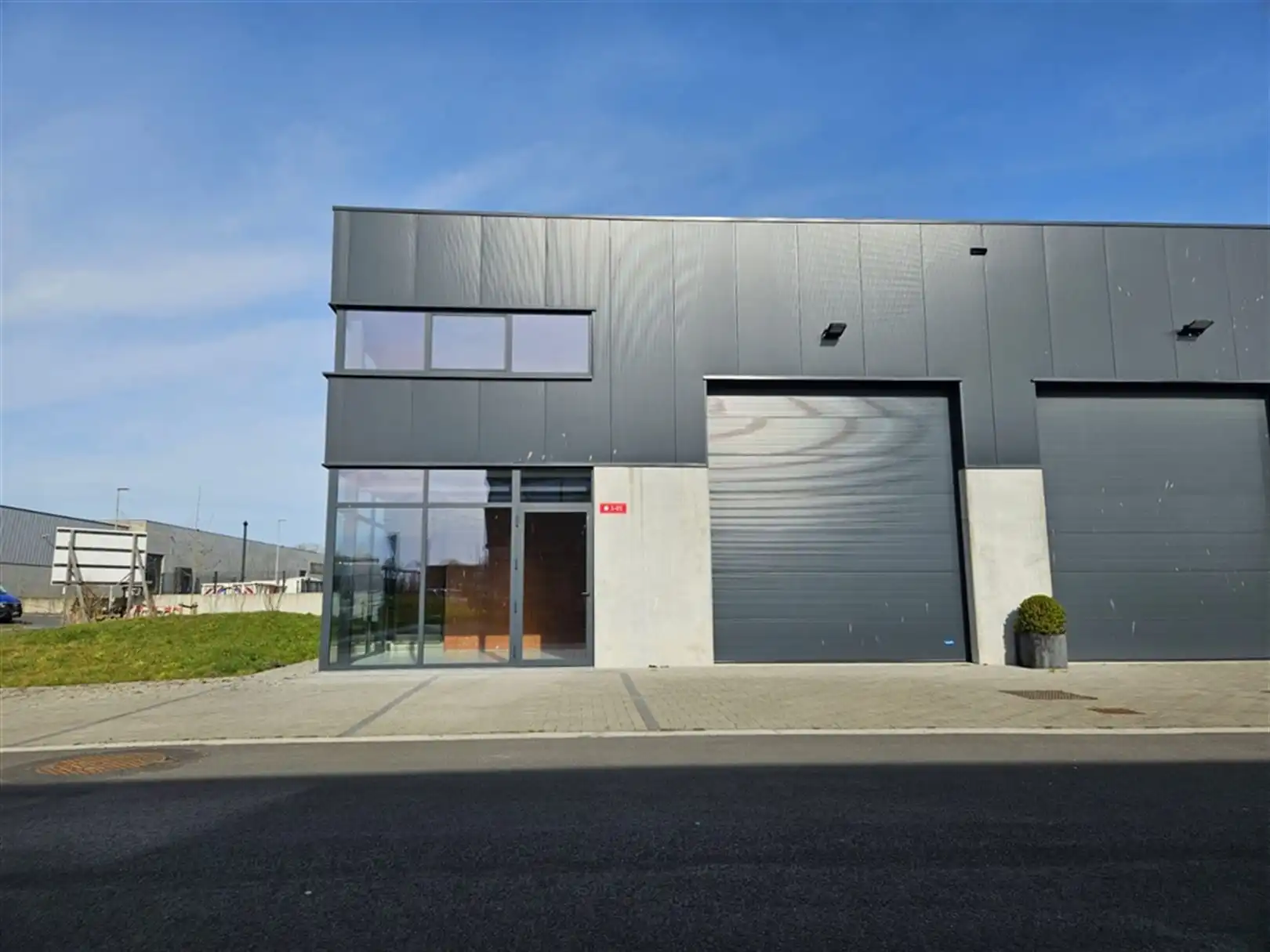 Nieuwbouw KMO-units te koop in Zwevegem foto 5