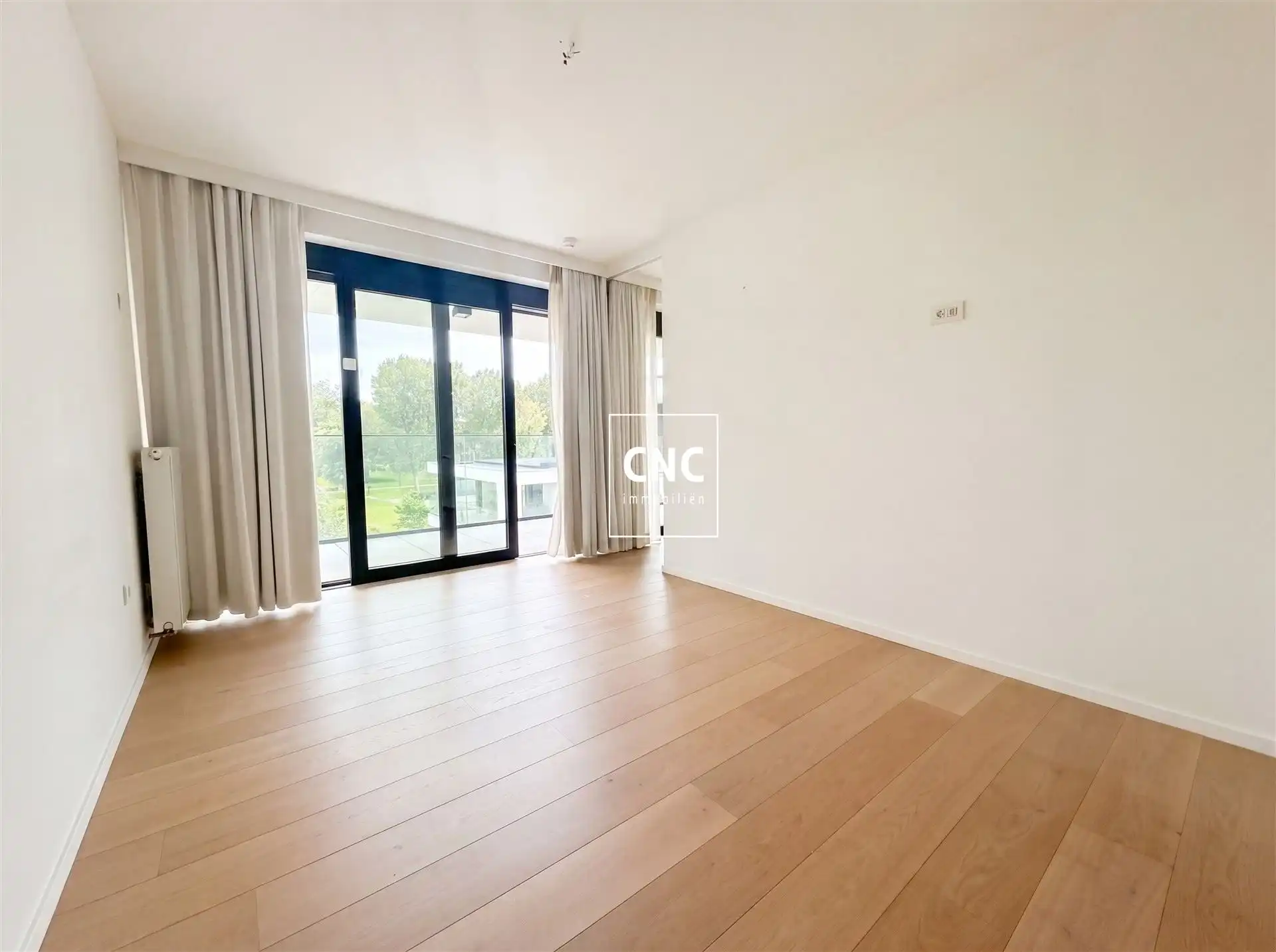 Prachtig instapklaar serviceflat met gigantische terras foto 11
