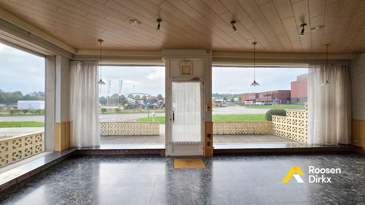 Solide woning met handelsruimte op zichtlocatie! foto 11