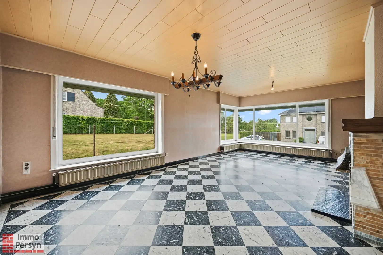 Karaktervolle renovatiewoning met achteruitweg te Messelbroek foto 5