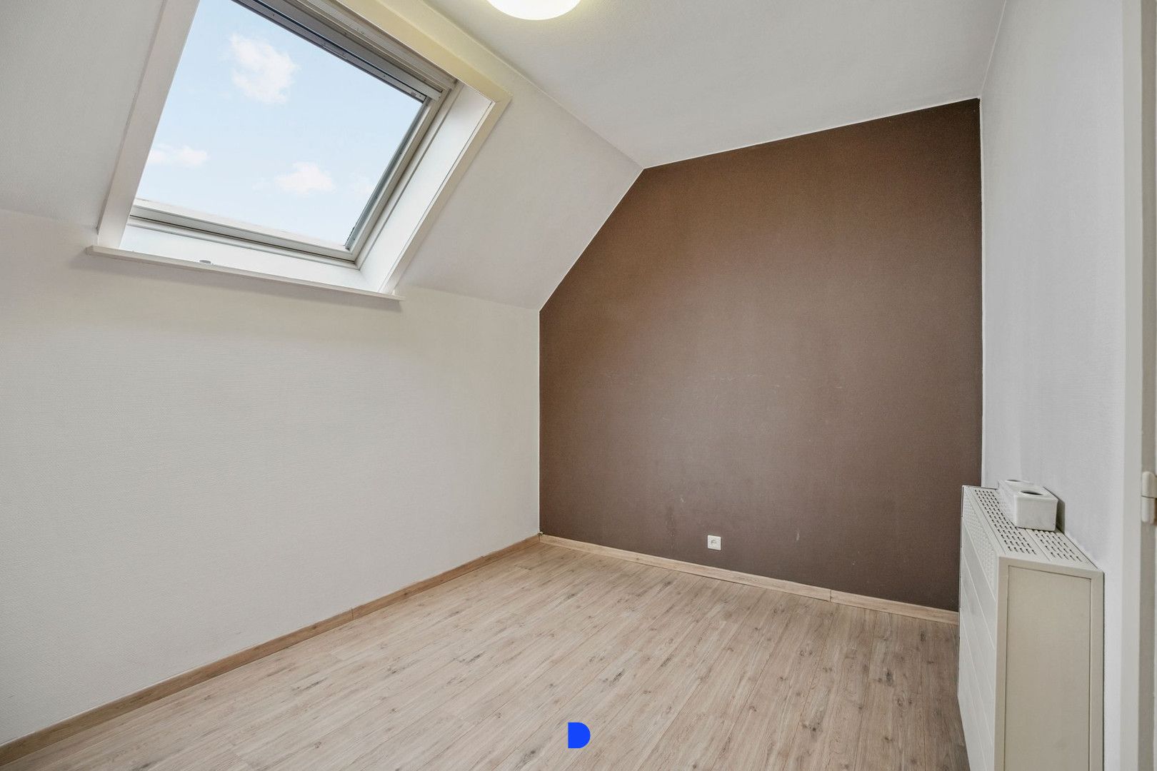 Handelspand met woonst op commerciële ligging. foto 27