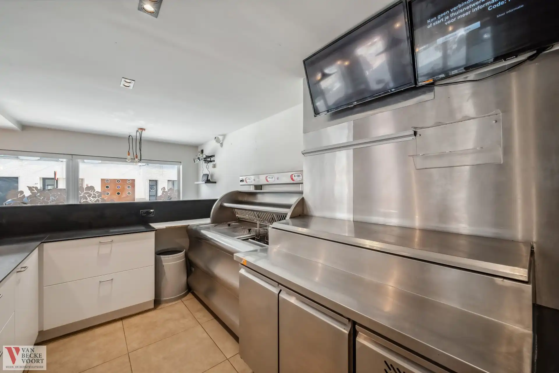 Handelspand op hoekligging met garage foto 6