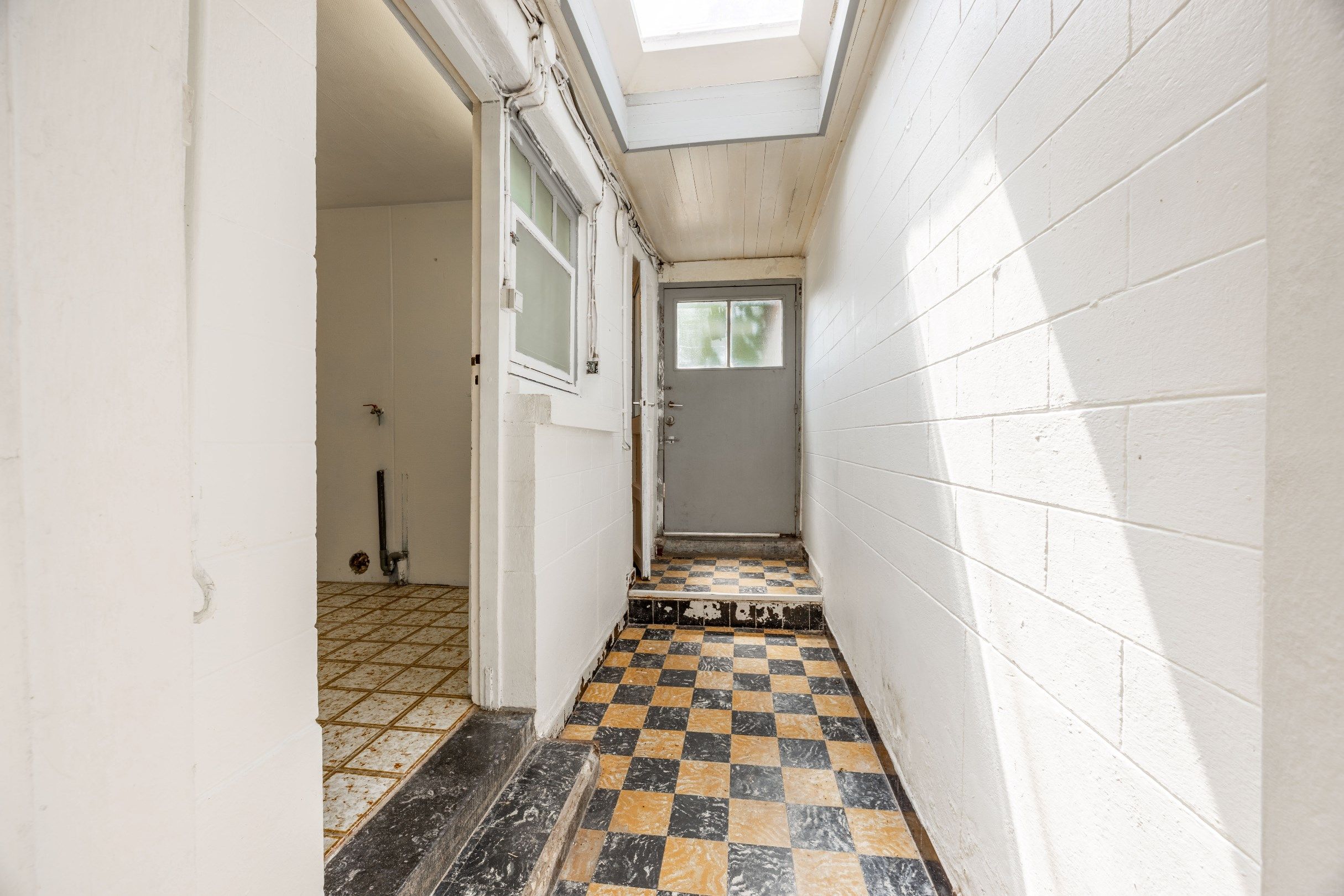 TE RENOVEREN WONING MET GARAGE foto 8