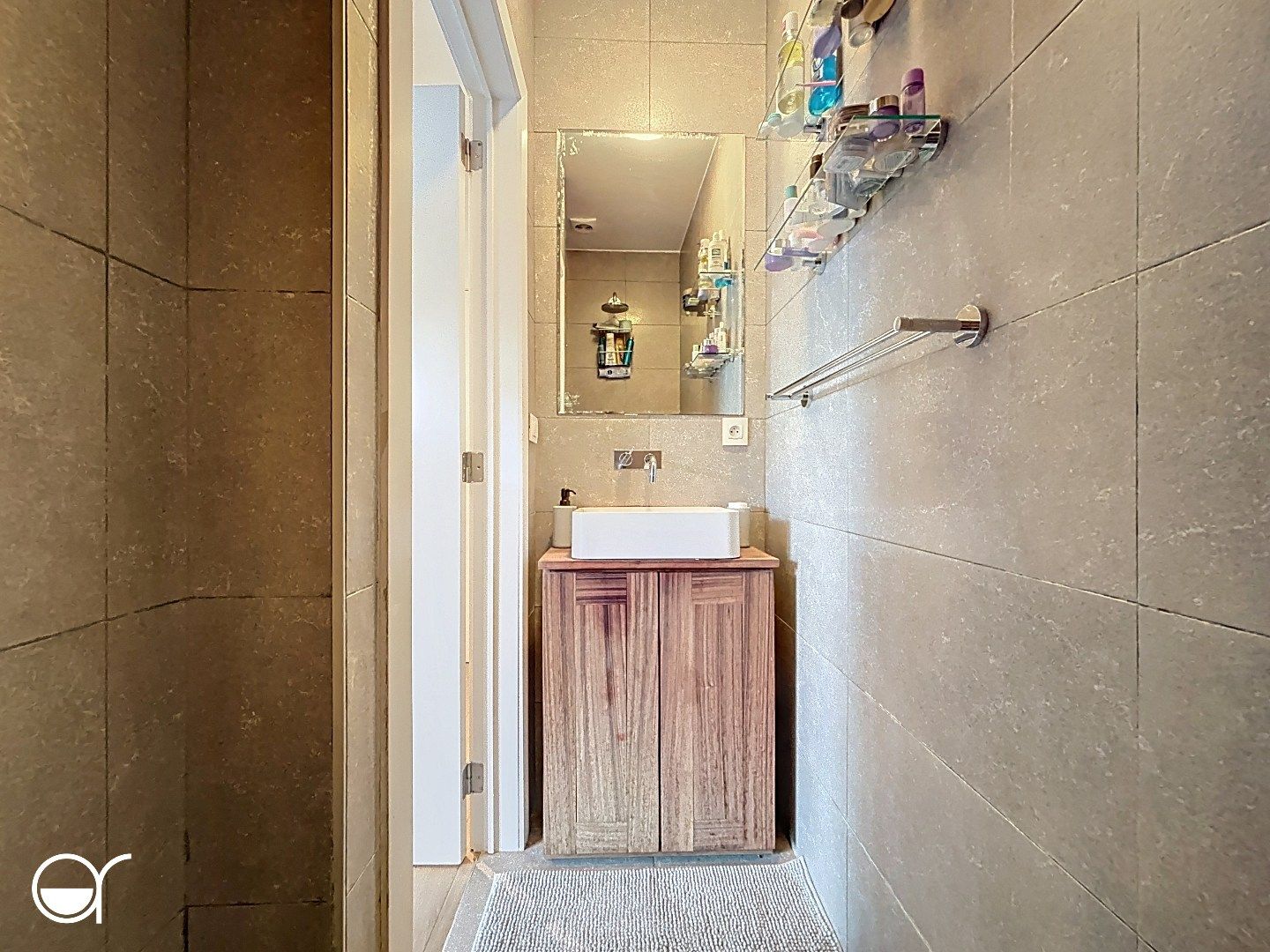 Lichtrijk één-slaapkamerappartement op de derde verdieping met prachtig uitzicht foto 17