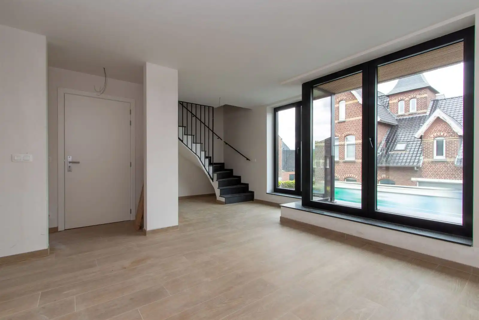 BEZOEKMOMENT  NU ZATERDAG  23/5 tsn 9u en 11  -- 3-slaapkamer appartement van 136m² met terras van 10 m² foto 2