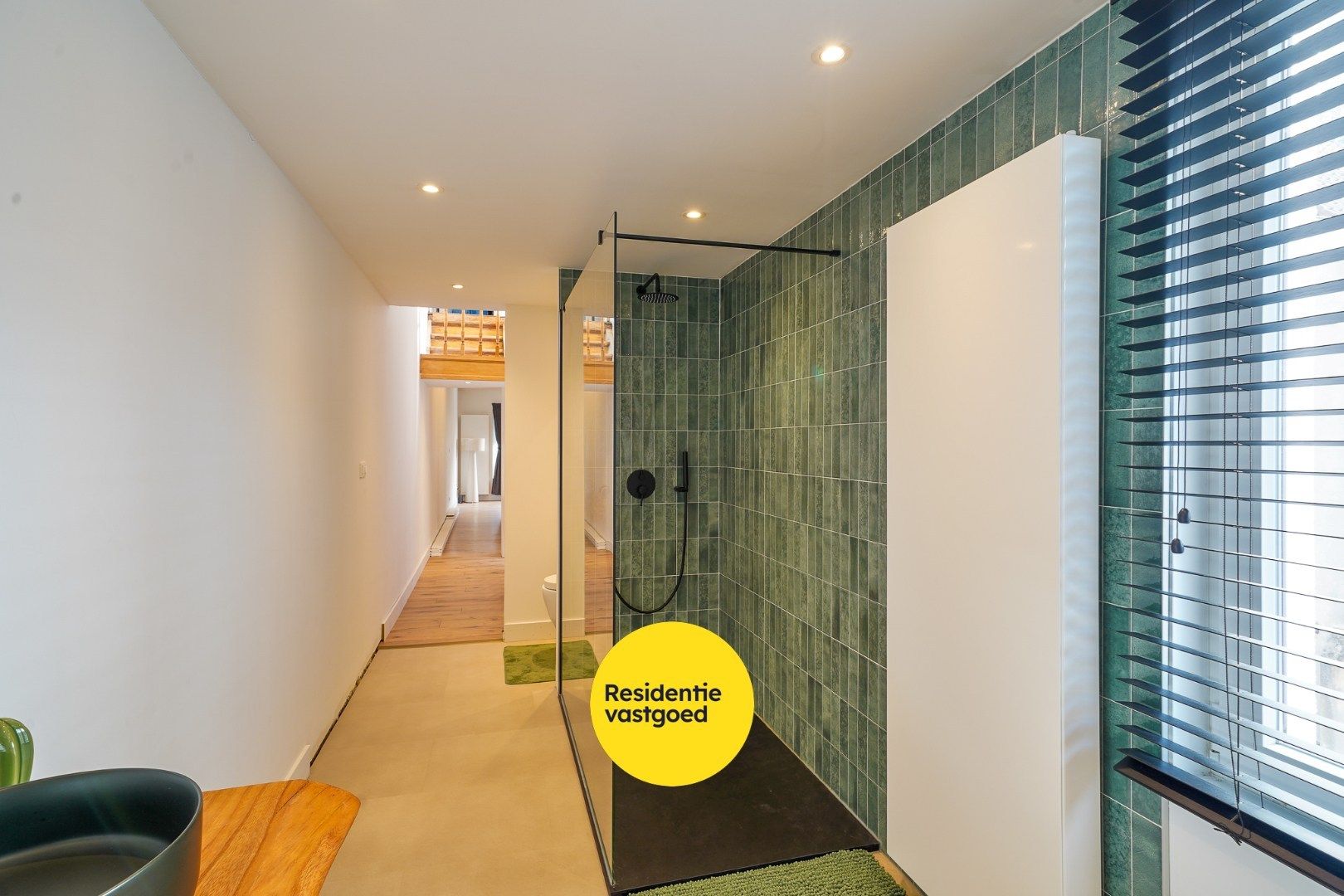 Stijlvol gerenoveerde gezinswoning met karaktervolle gevel in het hart van Mariakerke (Oostende) foto 21