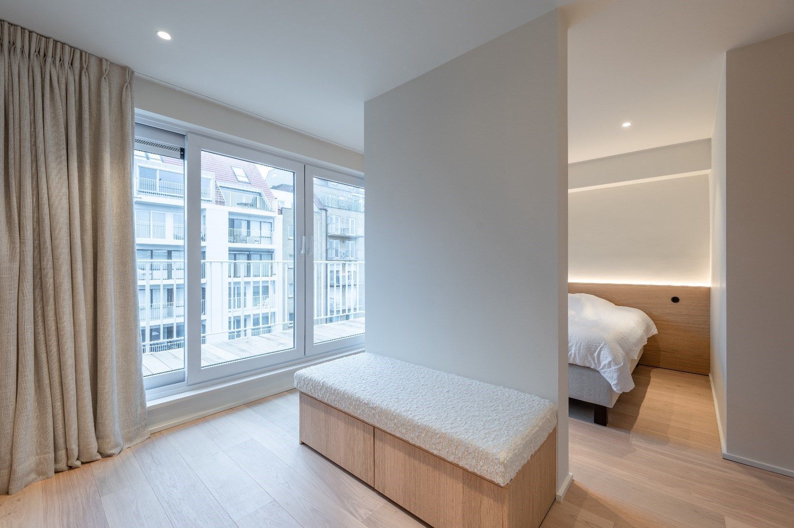 Luxueus afgewerkt duplex dakapp. met open zicht over de villa's van het Zoute, gelegen in het centrum van Knokke. Garage te koop foto 19