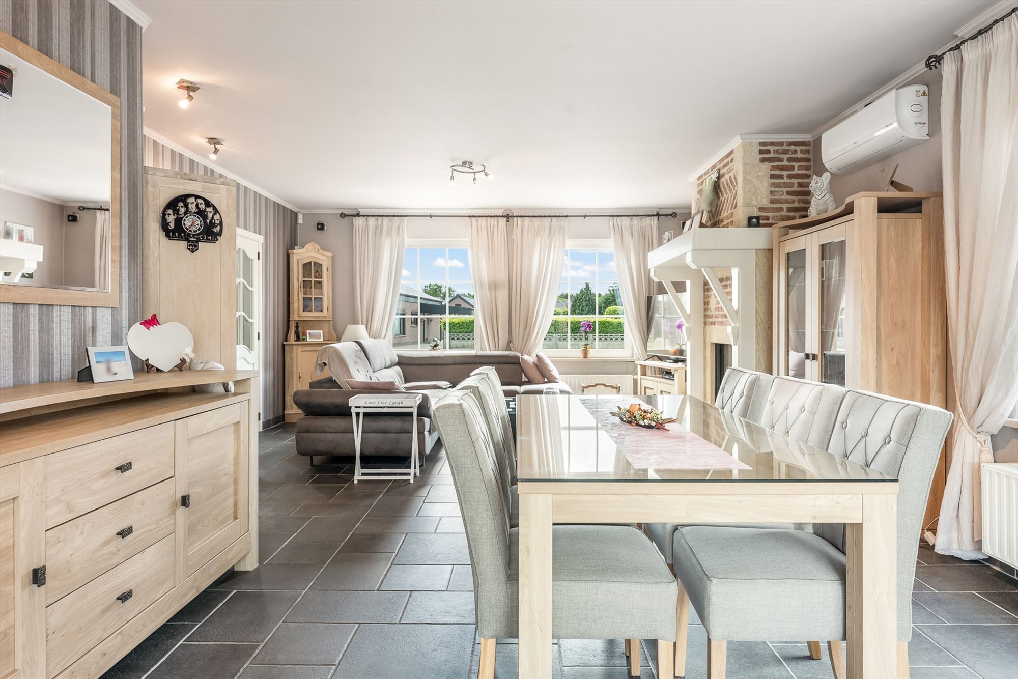 Energiezuinige woning met verwarmd zwembad en ruime garage op ideale ligging foto 7