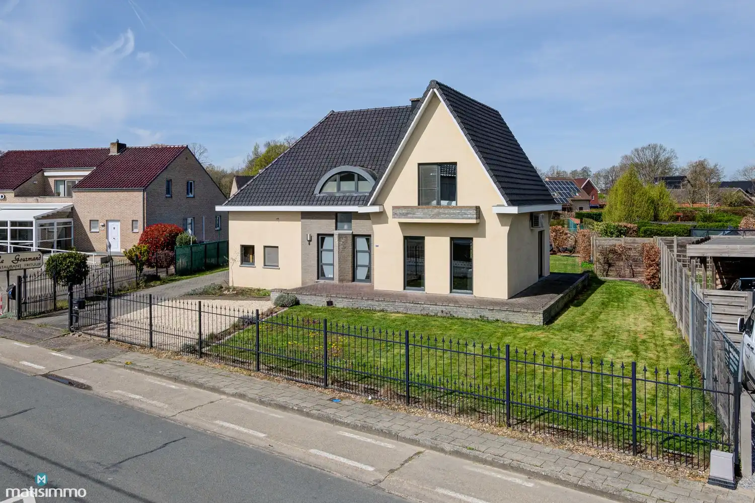 GERENOVEERDE WONING MET 3 SLAAPKAMERS, RUIME GARAGE EN TUIN (11A 40CA) TE BILZEN foto 2