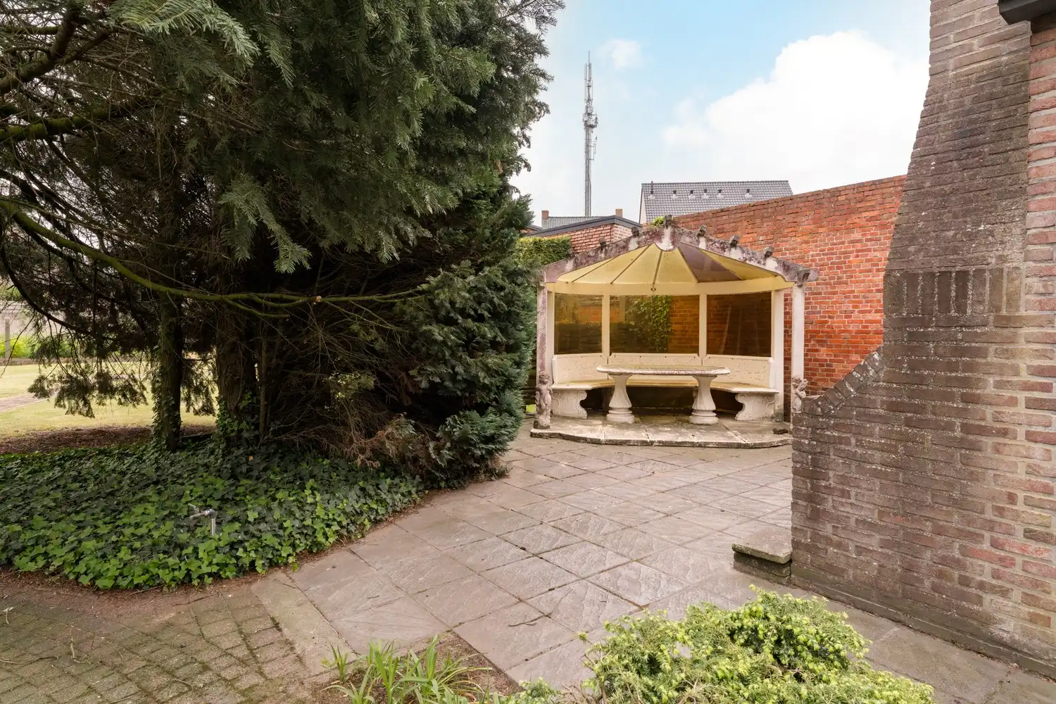 Karaktervolle woning in het centrum van Hamont met een mooi perceel grond foto 36