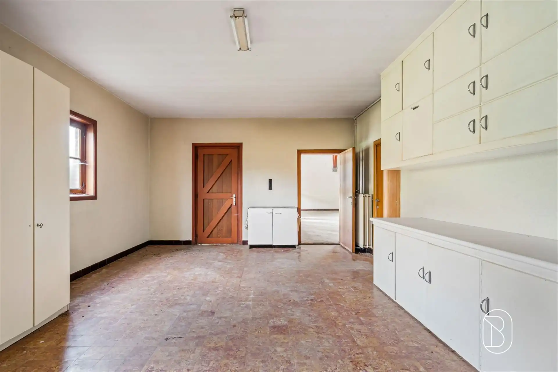 Landhuis-villa in Deerlijk omgeven door groen met 4 kamers foto 28
