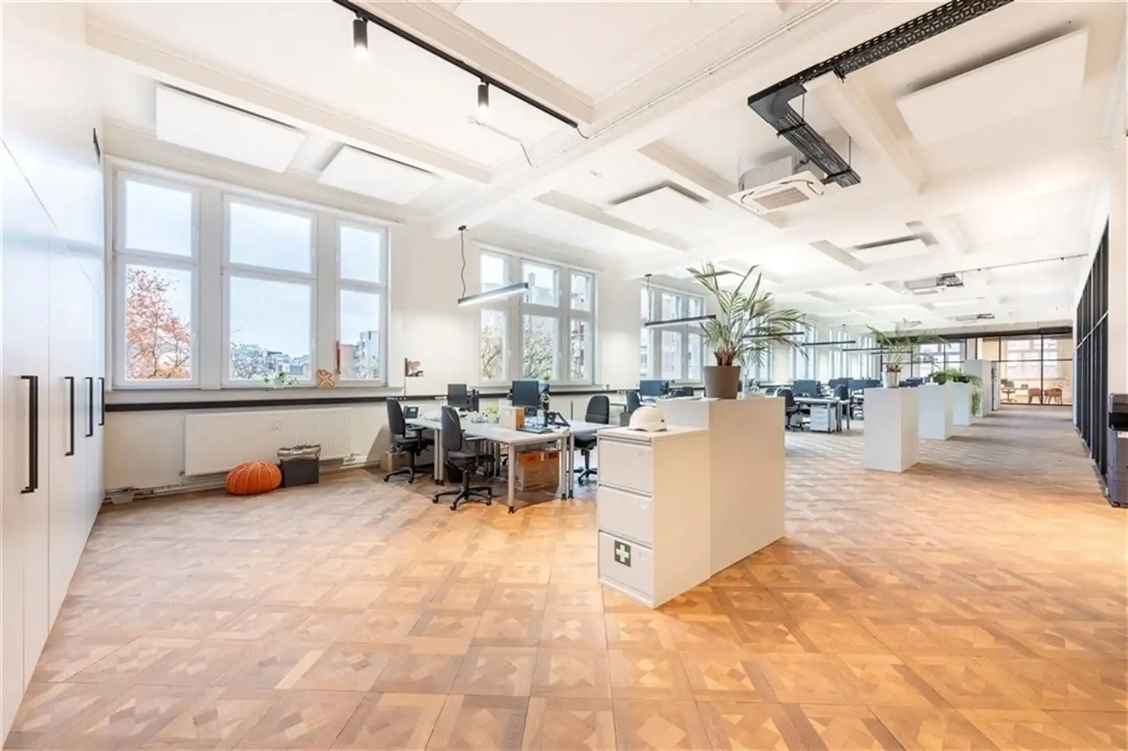 Instapklaar kantoor te huur op unieke locatie - 579m² foto 16