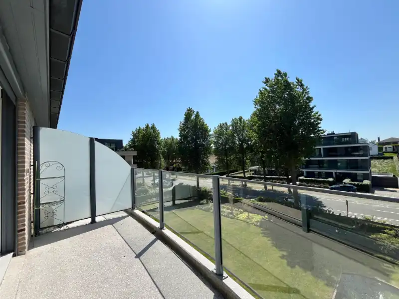 LUXUEUS WOONAPPARTEMENT IN OOSTDUINKERKE MET GARAGE ÉN PARKING foto 12