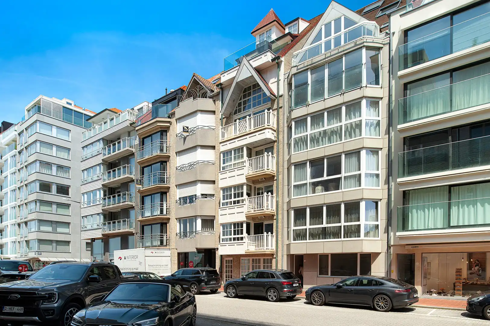 Gerenoveerd 3 slaapkamerappartement met zijdelings zeezicht. foto 24
