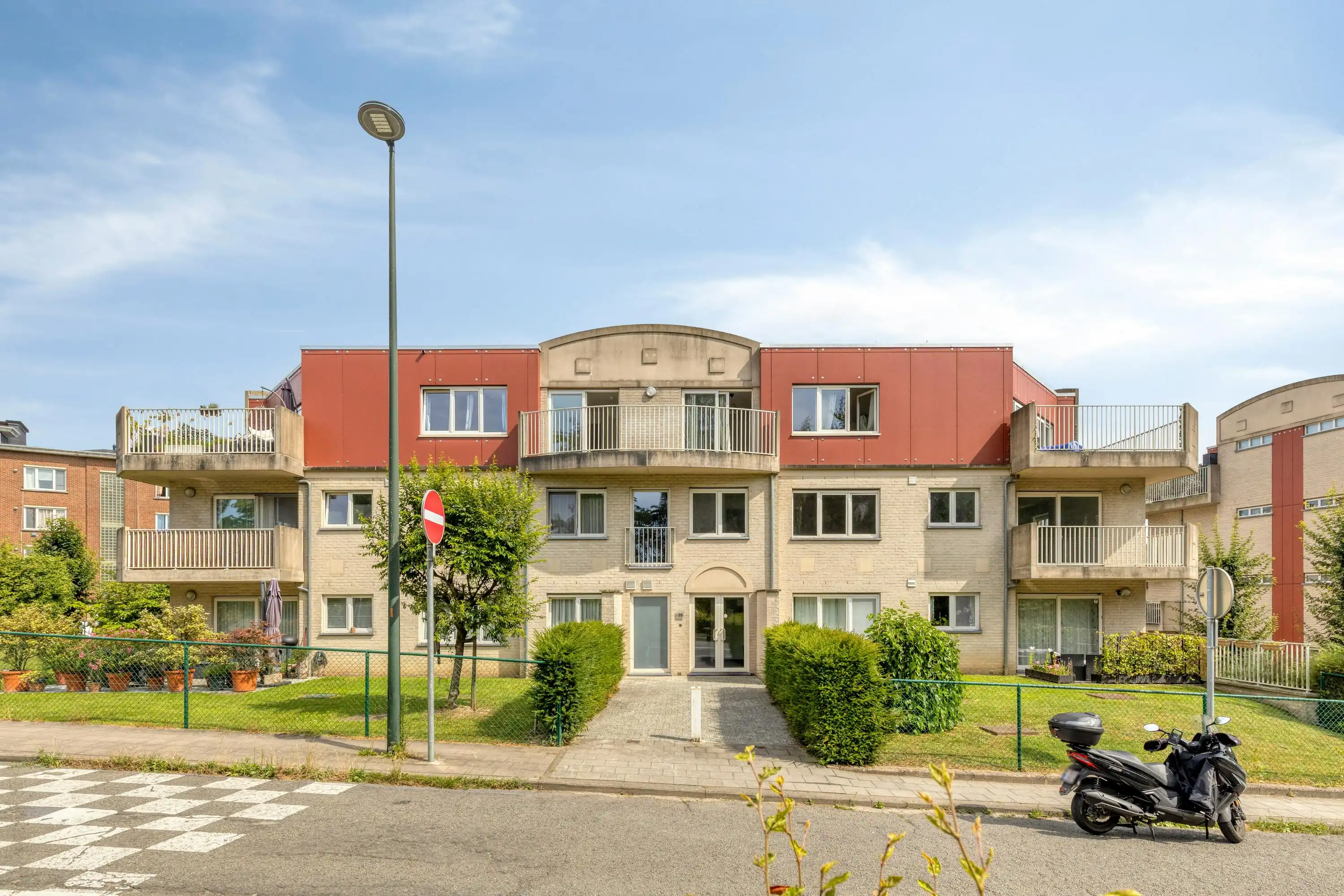 Lichtrijk appartement met twee slaapkamers in Anderlecht foto 16