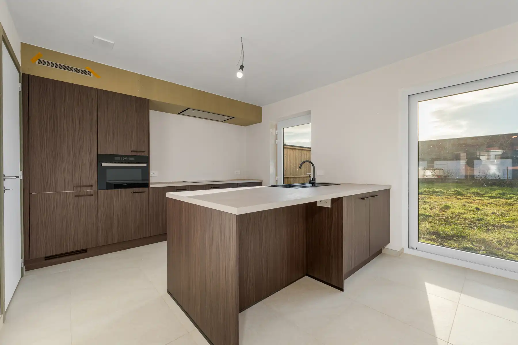 Landelijke, halfopen woning foto 19