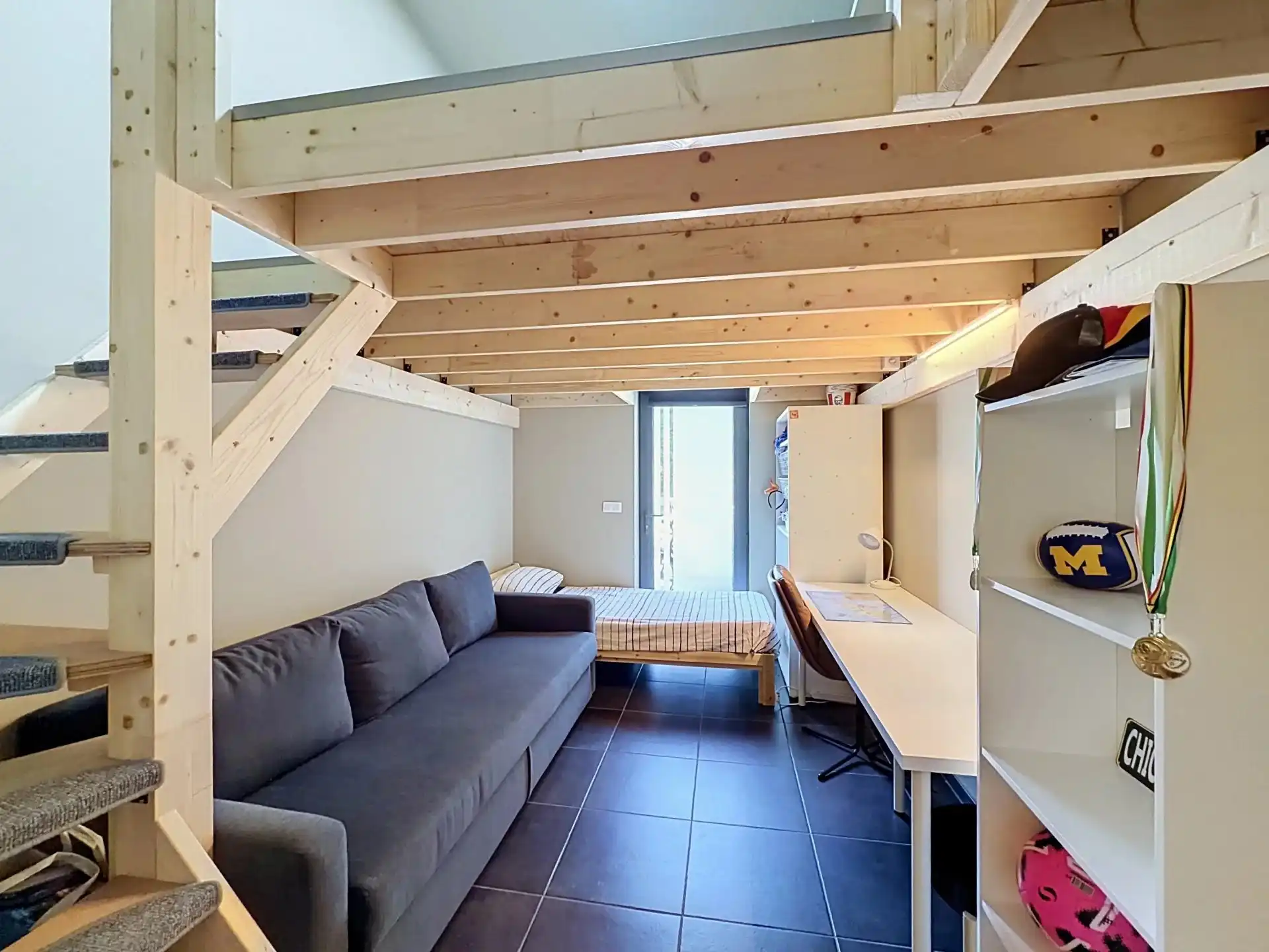 Luxe triplex met dubbele garage, 5 slaapkamers en 2 badkamers  in hartje Mol centrum foto 4