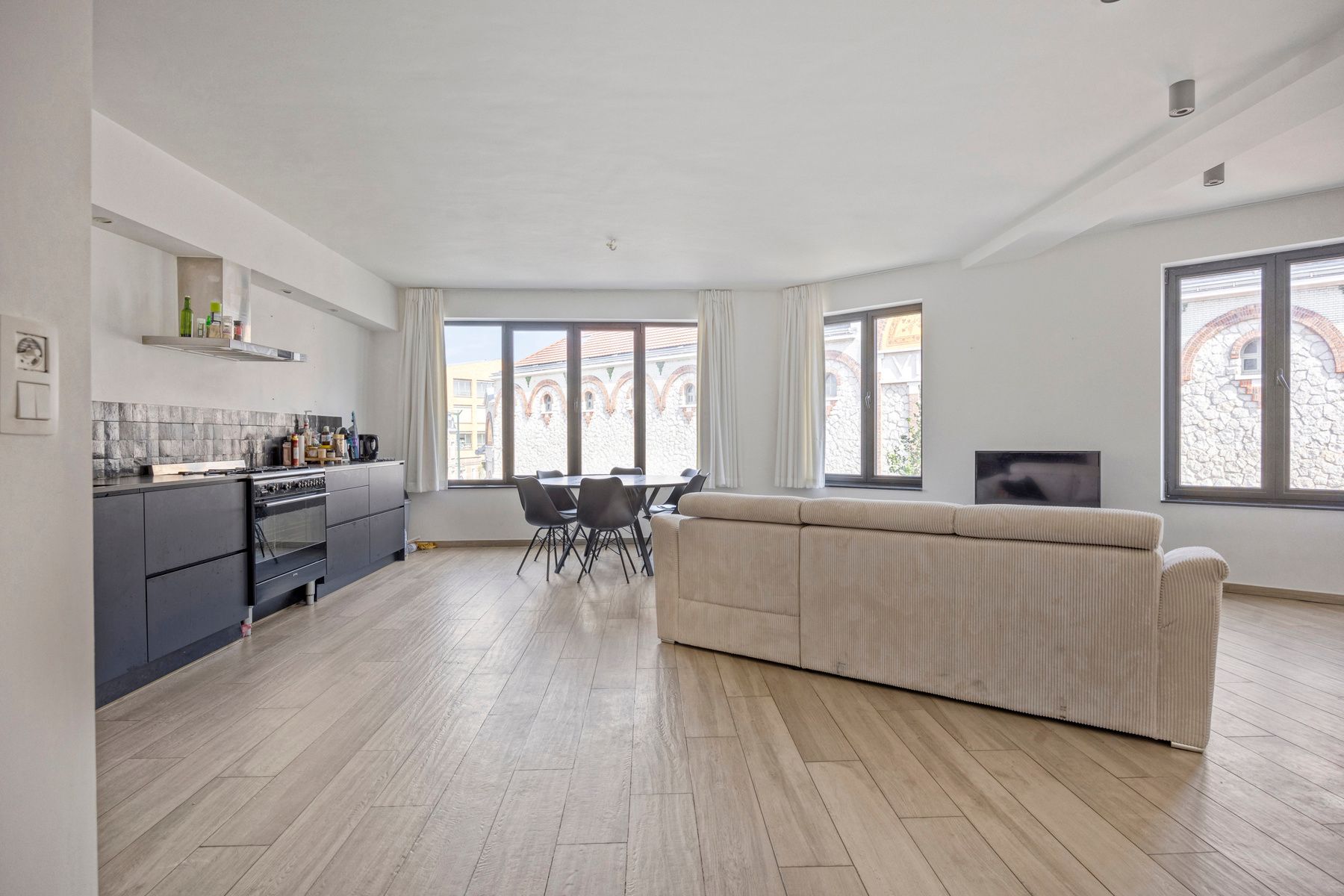 Recent 1 slaapkamer appartement met terras nabij Tour&Taxis foto 2