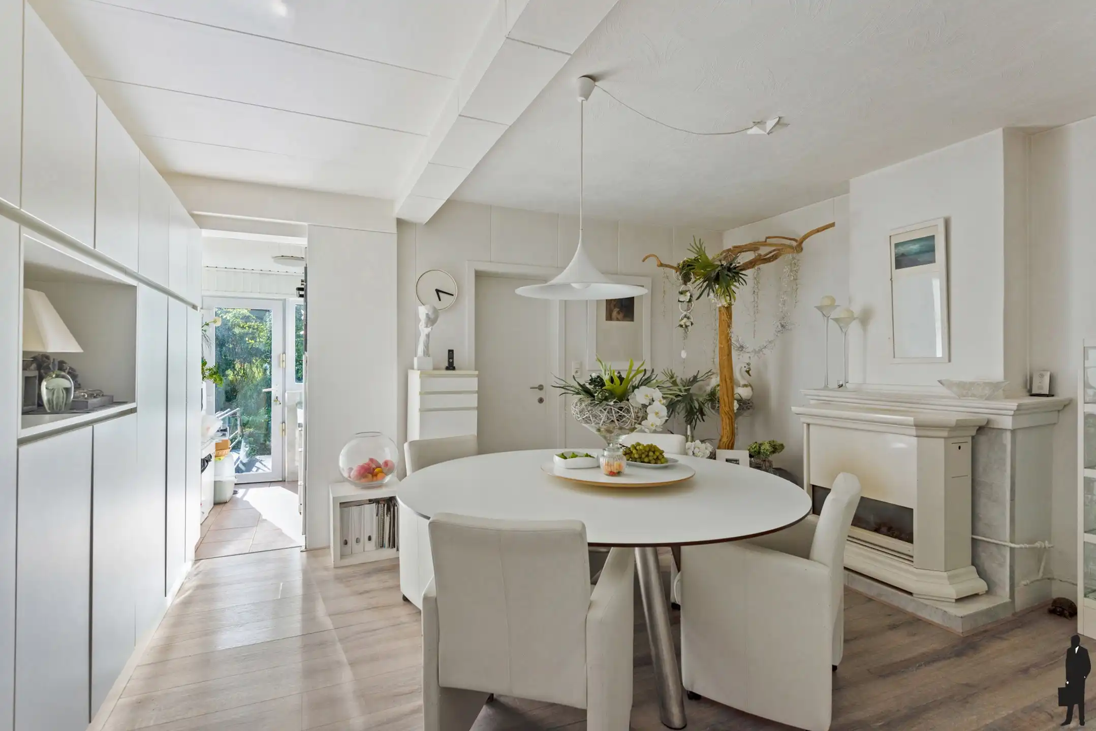 Ruim handelshuis met grote tuin in hartje Wilrijk&nbsp; foto 9