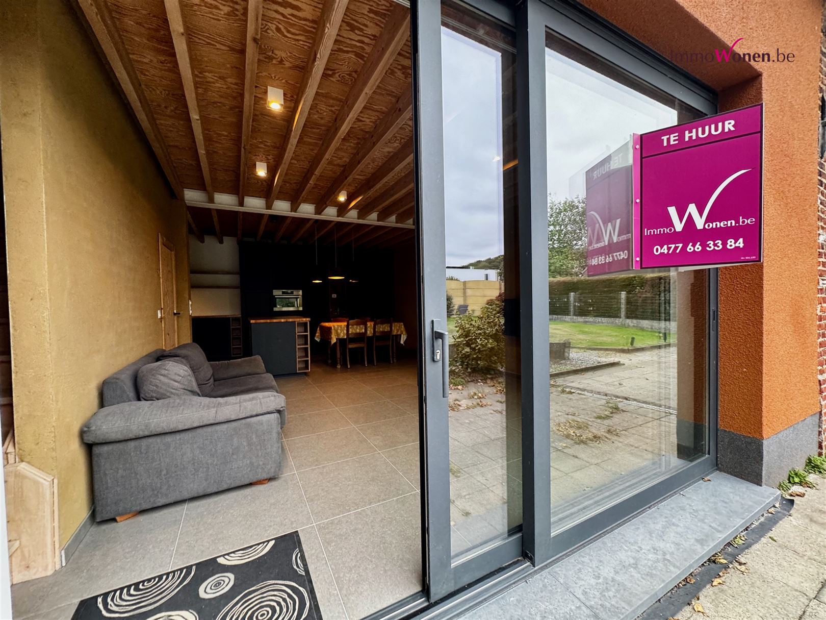 Tinne van ImmoWonen.be verhuurt dit fijne huisje met garage foto {{pictureIndex}}