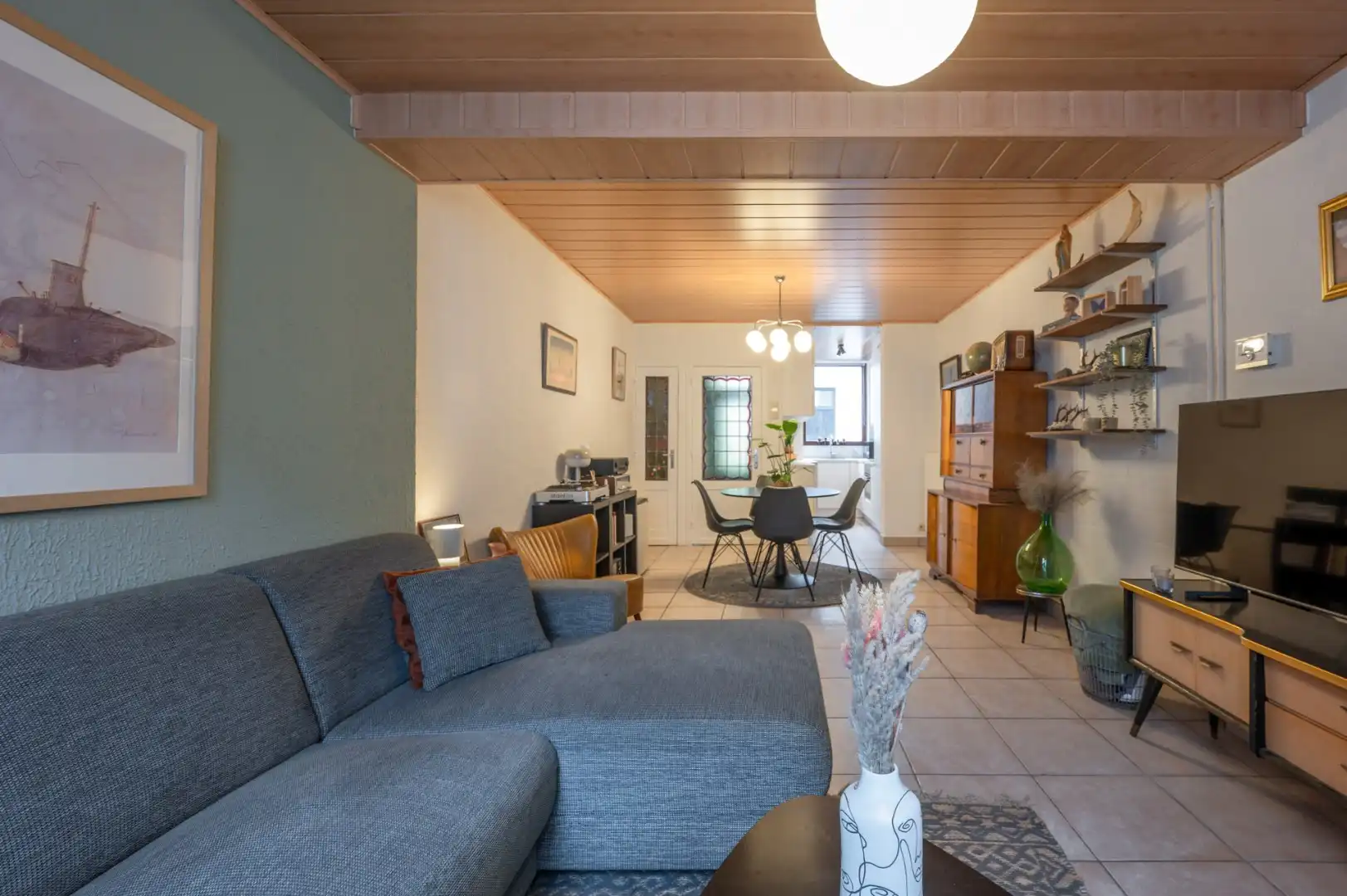 Instapklare rijwoning nabij de Brugse Vesten foto {{pictureIndex}}