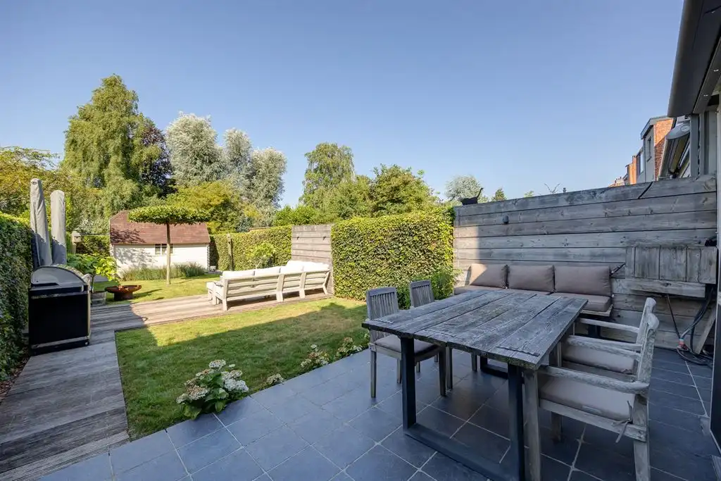 Instapklare gezinswoning met groene tuin foto 6