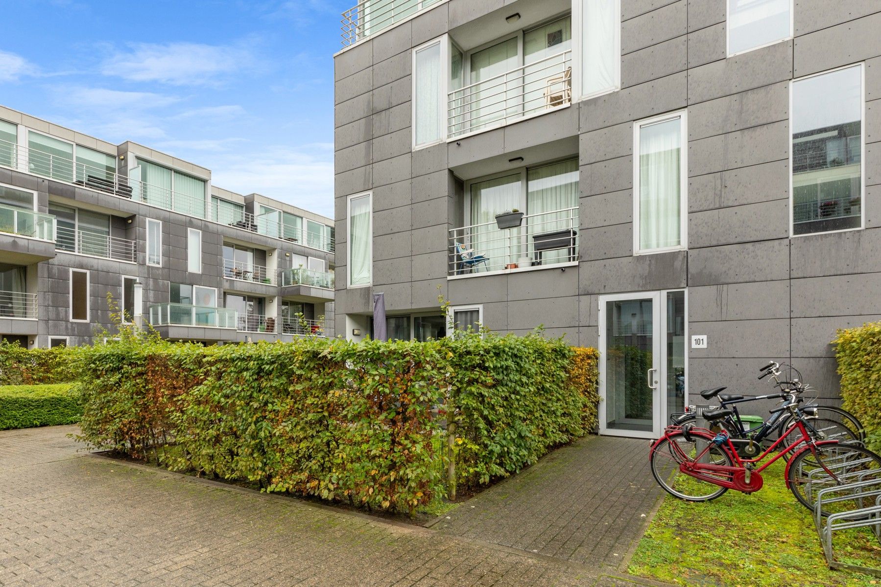 Gelijkvloers appartement met eigen tuin bij de Visserij foto 14