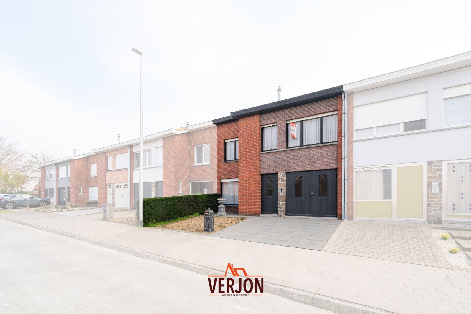 Hoofdfoto van de publicatie: Woning met zuidgerichte tuin te koop in Kachtem!