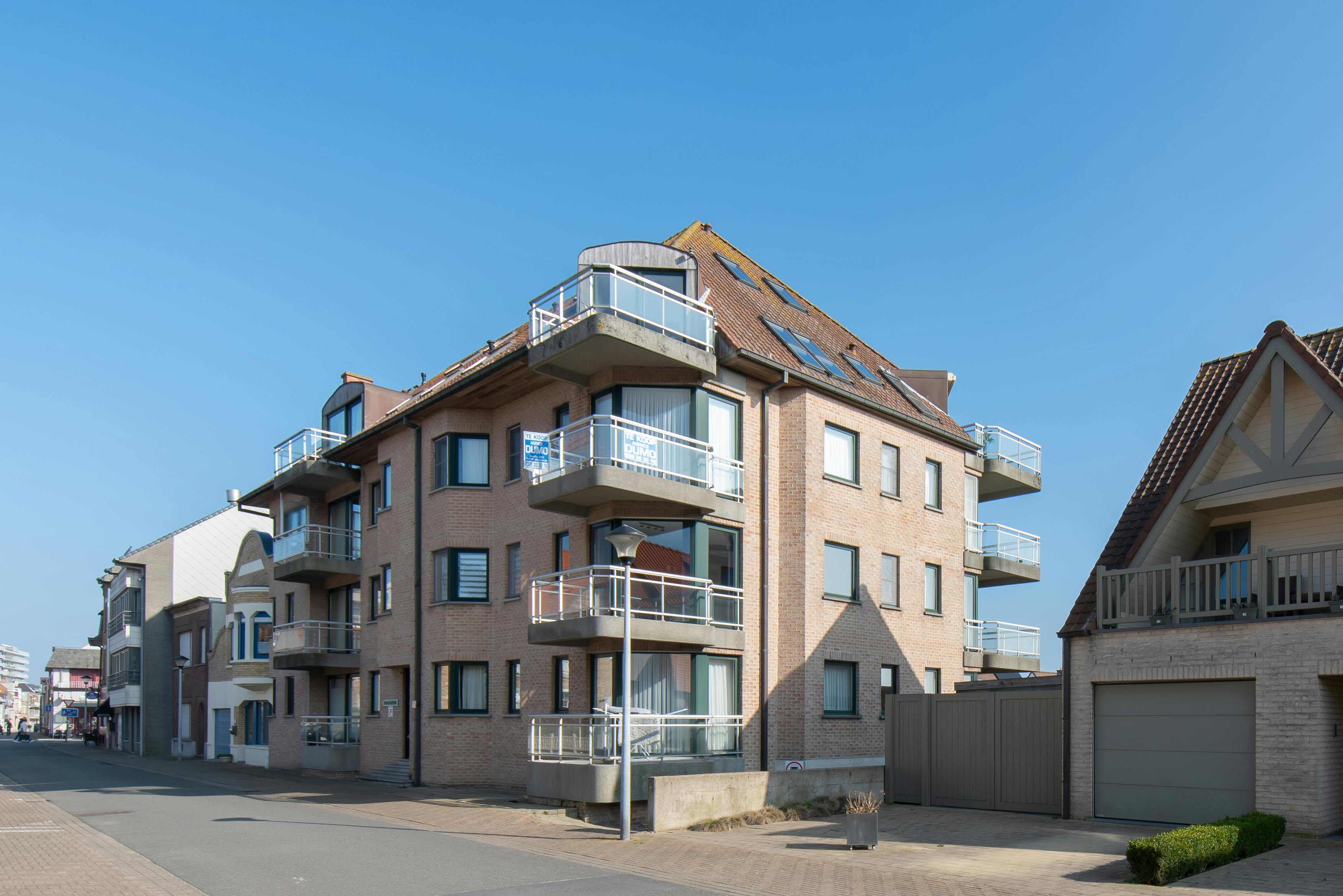 Goedgelegen garagebox te koop te centrum Westende-Bad! foto 3