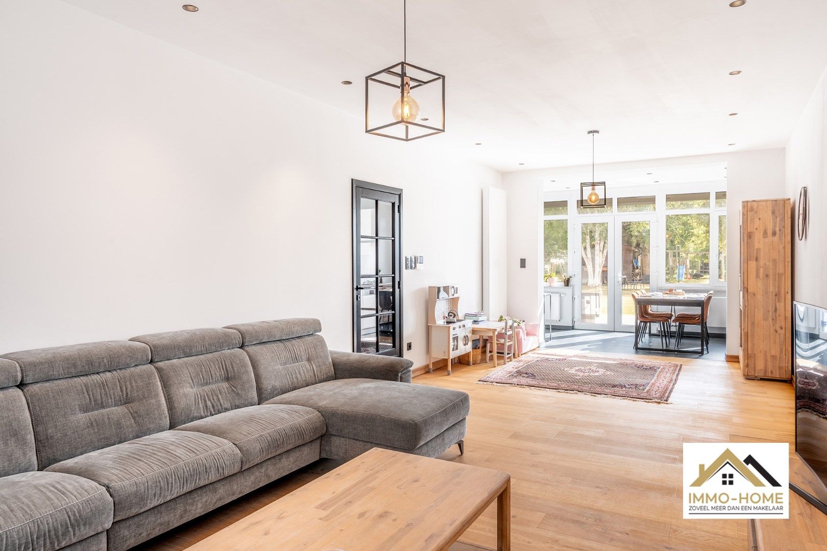 Vrijstaande volledig gerenoveerde woning met riante tuin te Oostakker foto 11