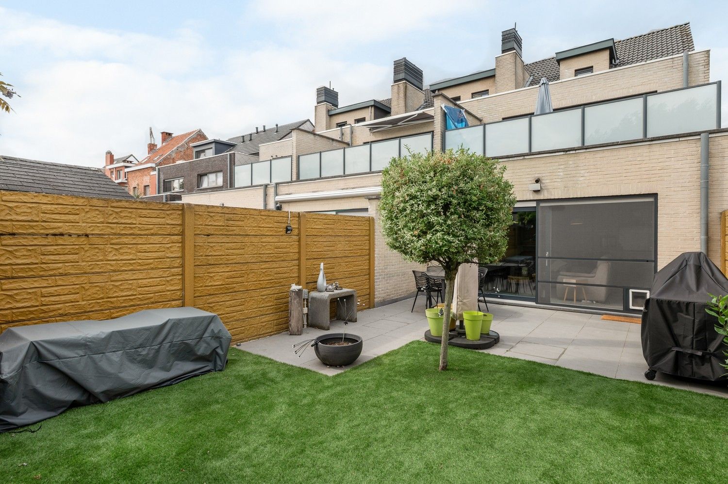 Instapklaar appartement met 2 slaapkamers, zonnige tuin en garage te Wommelgem foto 3