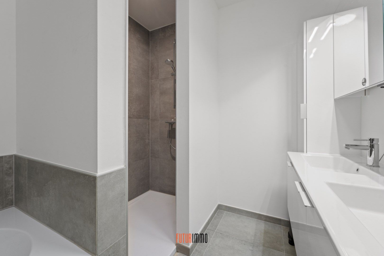 Ruime energiezuinige woning met garage foto 9