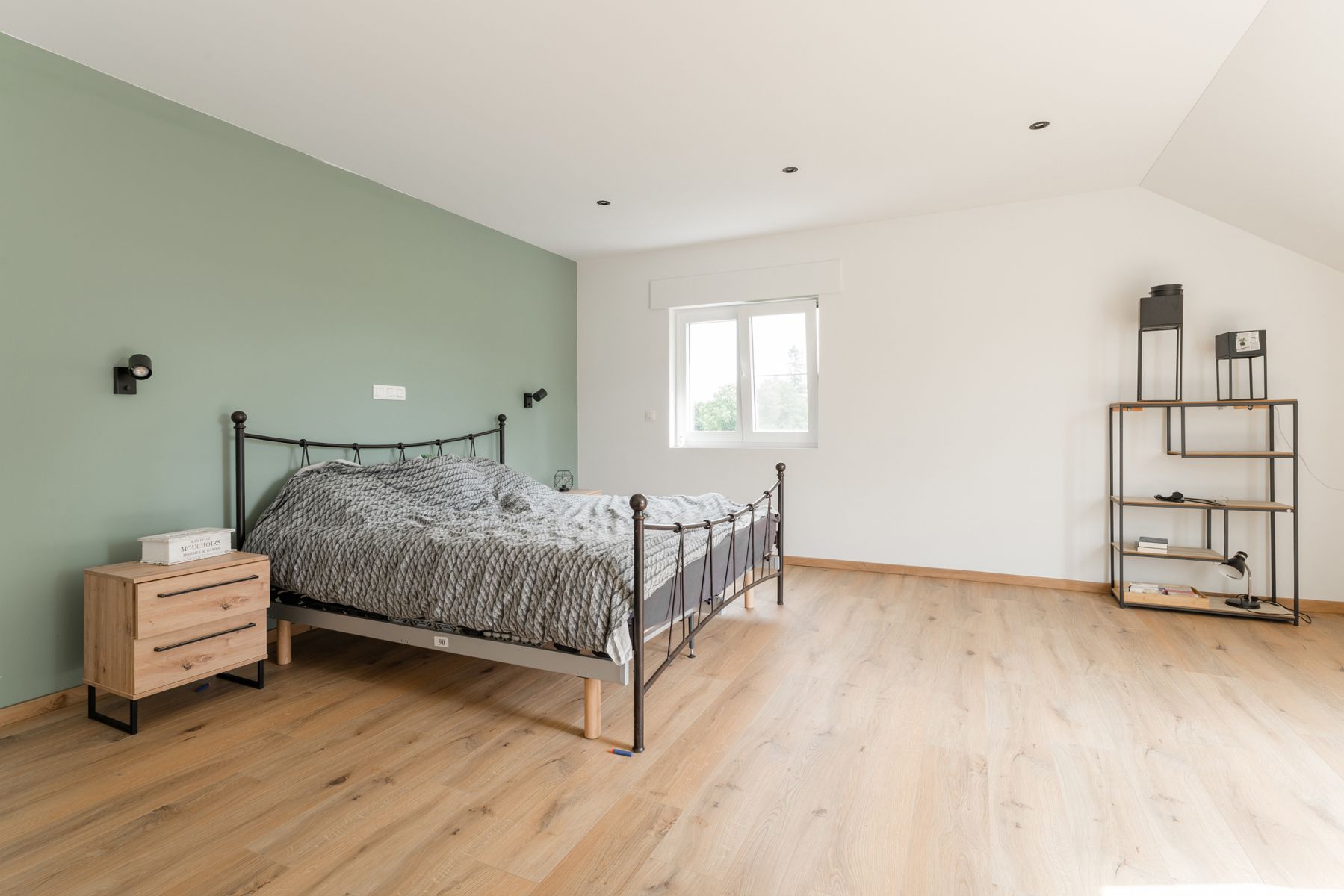 Ruime gerenoveerde woning met zwembad  foto 28