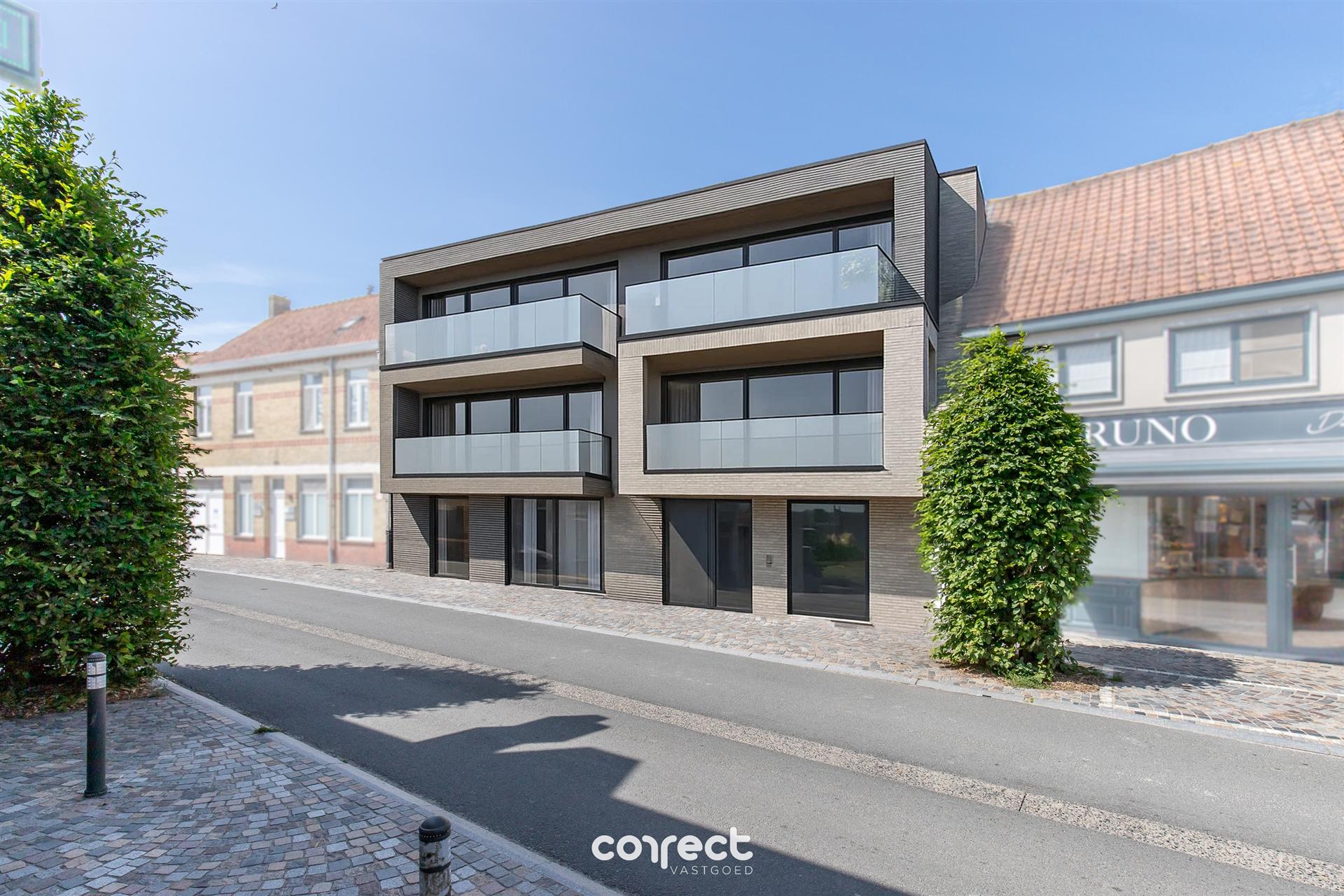 Volledig te renoveren of nieuw te bouwen appartementsgebouw met garages. foto 16