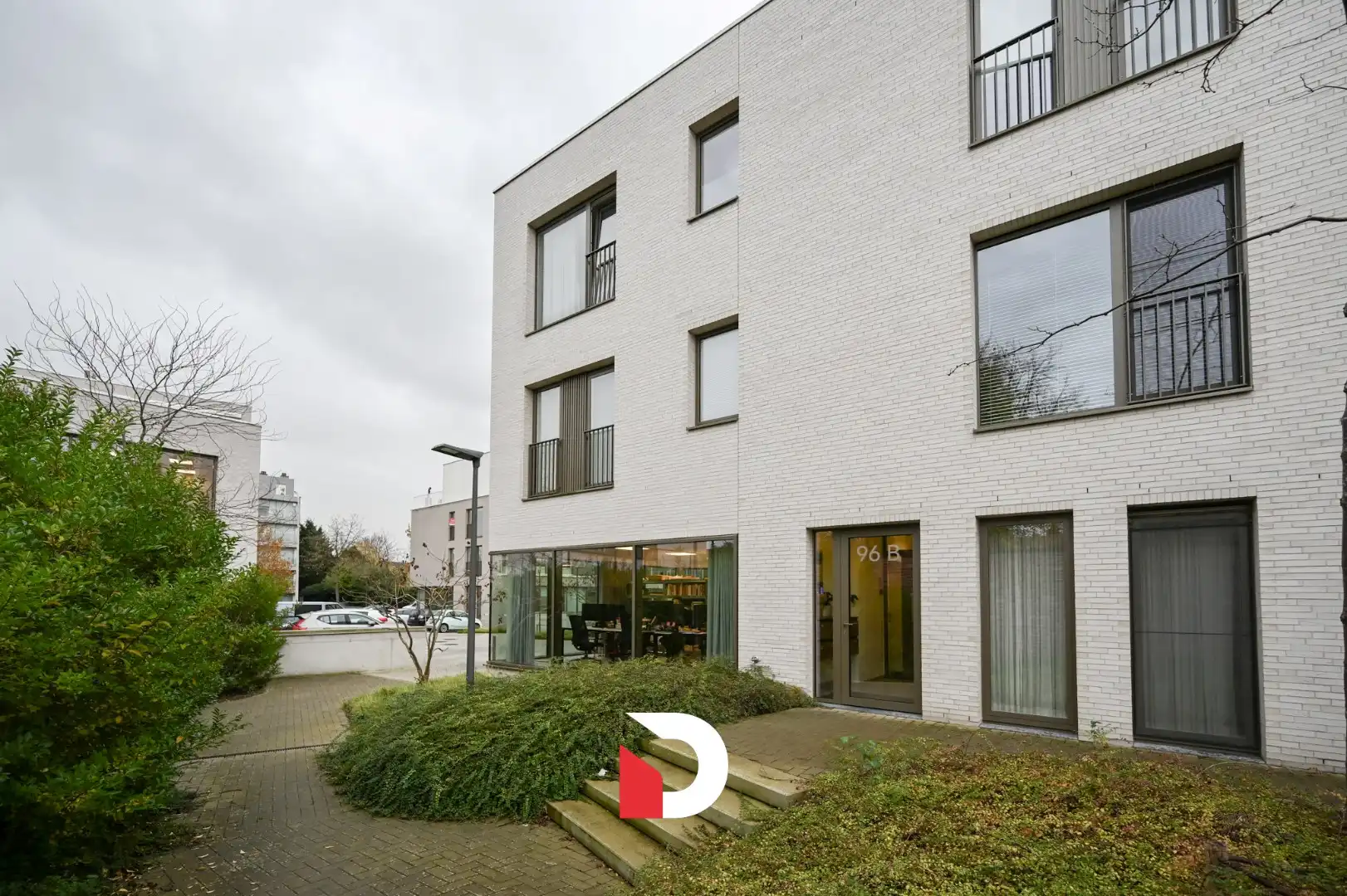 Recente kantoorruimte met 2 parkings op toplocatie te Sint-Michiels (Brugge) foto 11