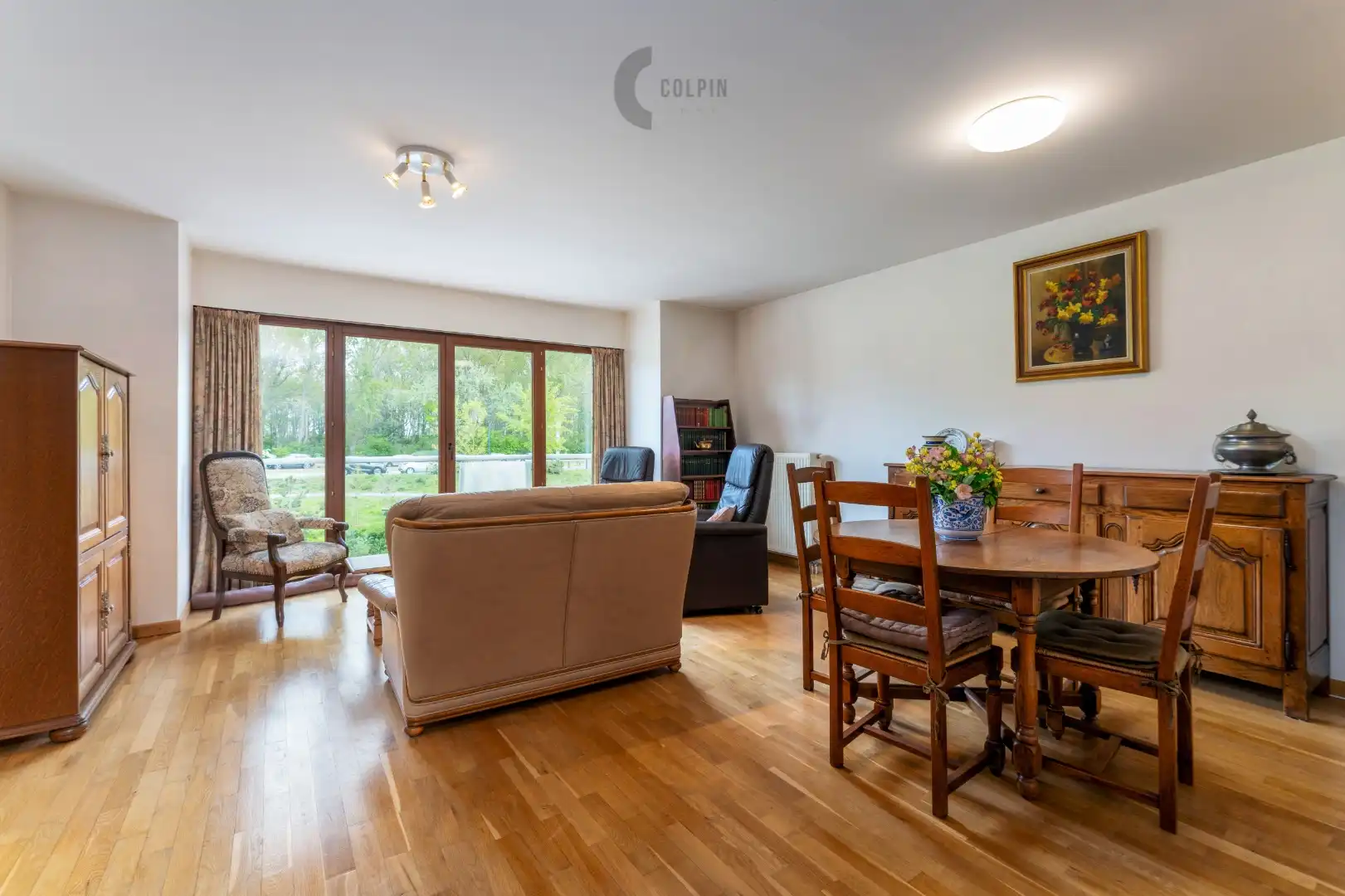 Centraal gelegen appartement op de Knokkestraat met open zicht foto 2