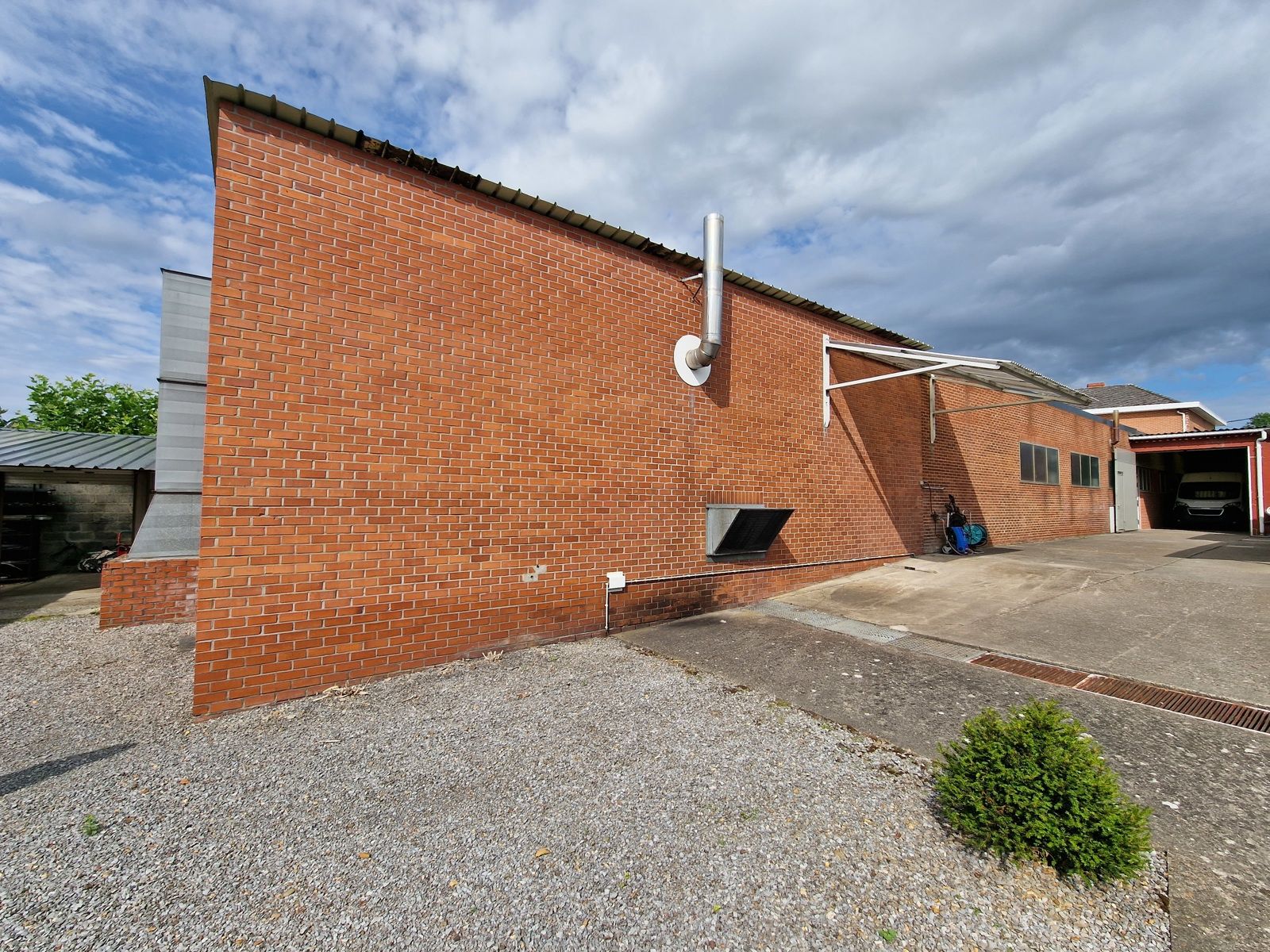 Polyvalente garage 600m² met appartement te Ransberg (Linter) foto 22