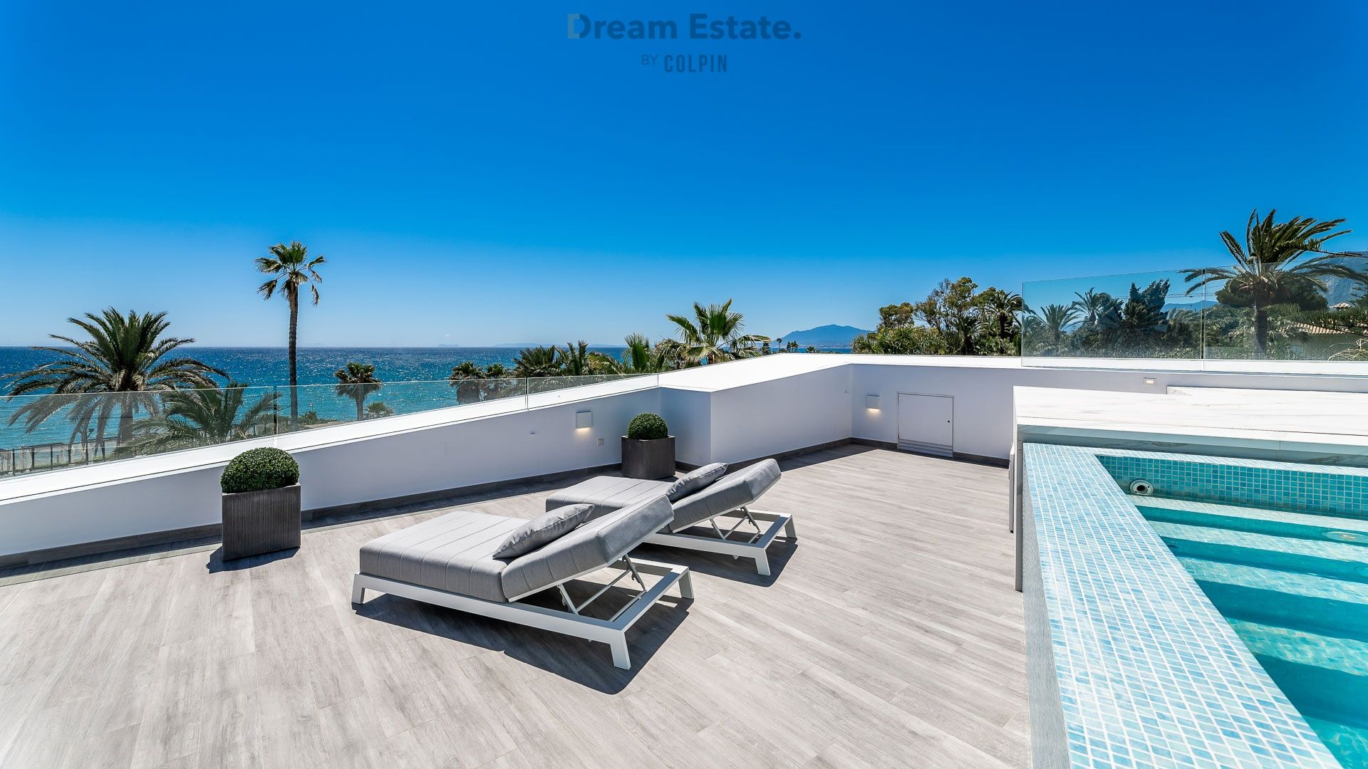 Hypermoderne frontline villa in Los Monteros foto 55