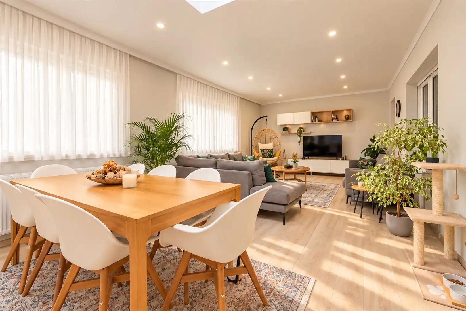 Volledig gerenoveerde woning met 4 slaapkamers op ruim perceel van 1.037 m² in Sint-Niklaas foto 6