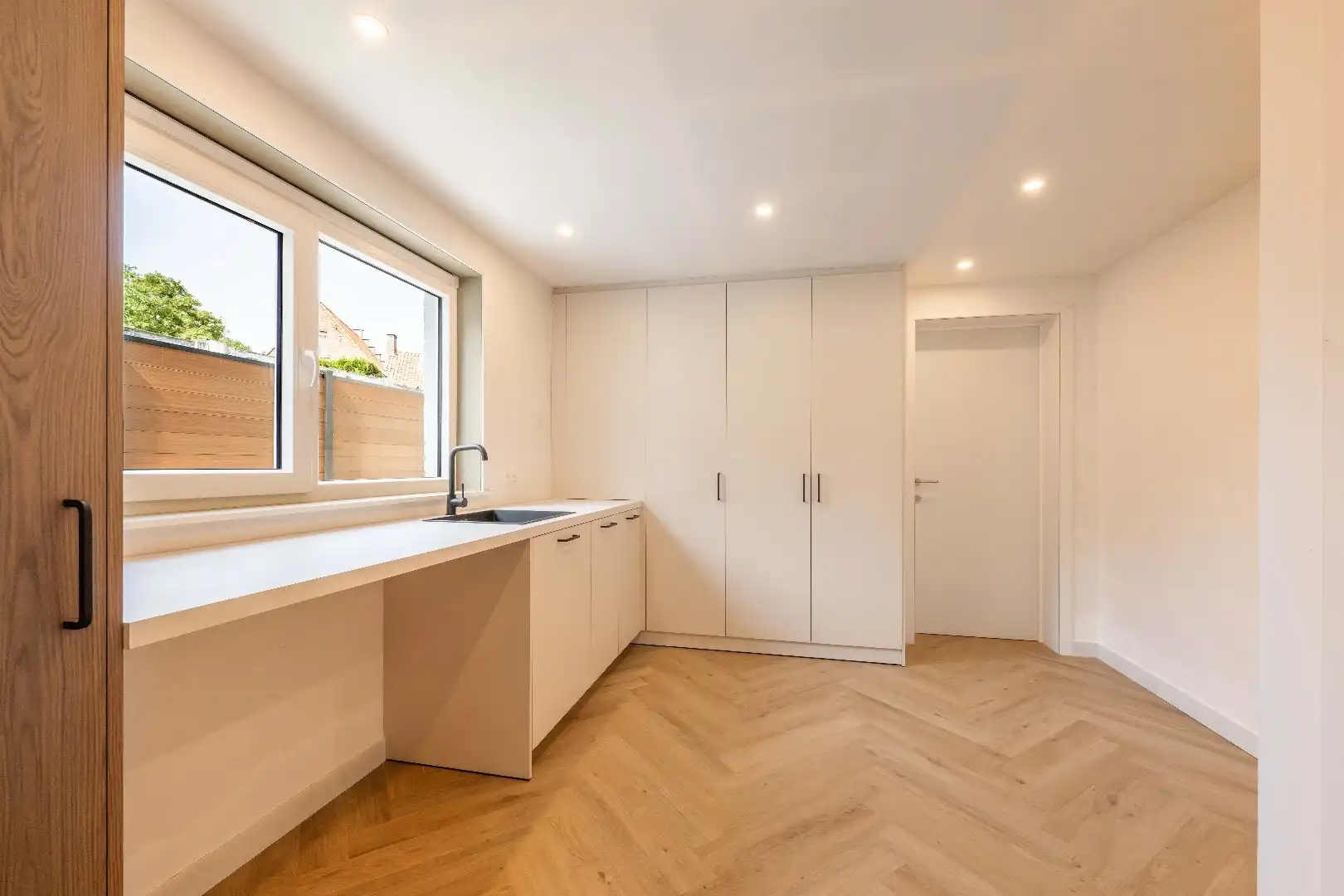VOLLEDIG GERENOVEERDE, ZEER RUIME WONING VLAKBIJ CENTRUM ARDOOIE foto 9