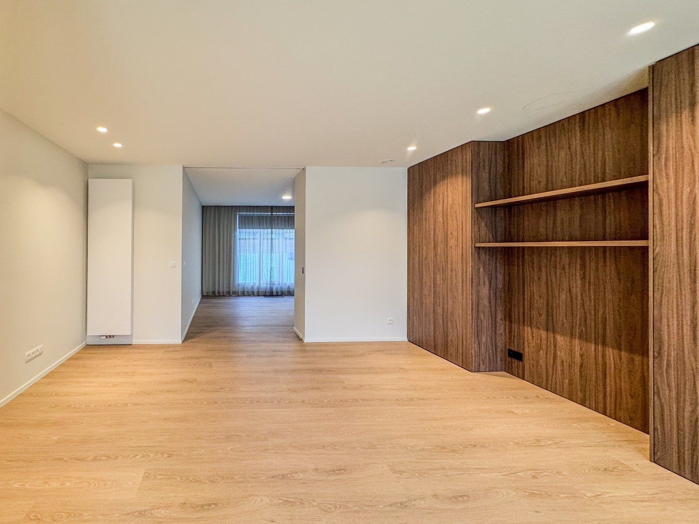 Ruim appartement met 2 slaapkamers en terras in het centrum. foto 7