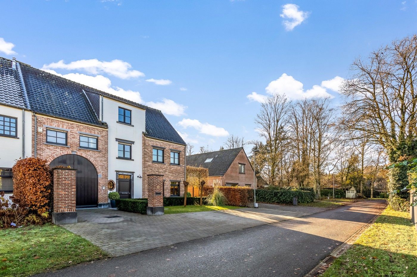 Bijzonder ruime, instapklare HOB met 6 slpk., inpandige garage en tuin met poolhouse foto 45