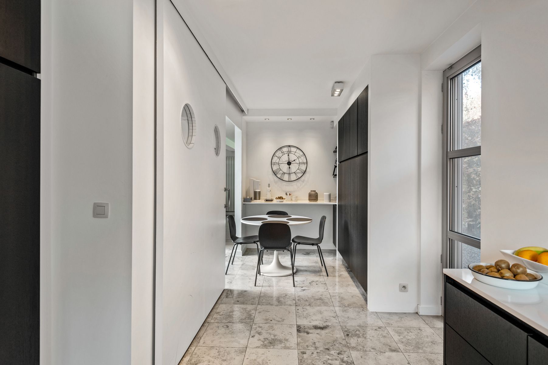 Moderne villa in een doodlopende straat vlakbij het centrum foto 11